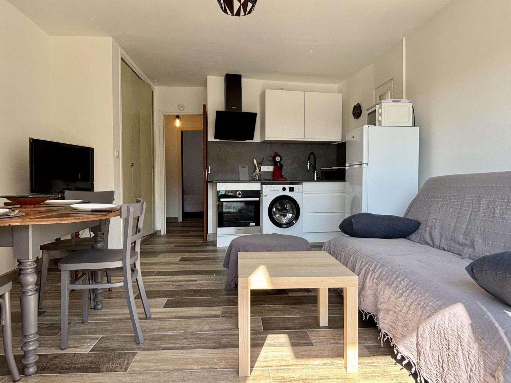 Coquet A Collioure, Proche Plage, Parking Privatif, Animaux Acceptes, Menage Inclus - Fr-1-225-817